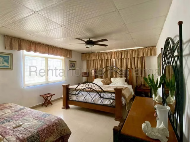 SE VENDE!!! Casa en Las Tablas