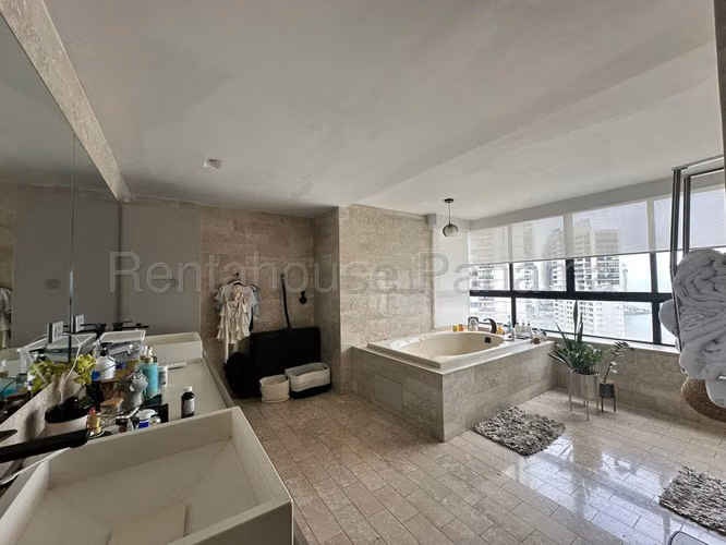Apartamento en Venta en Punta Paitilla | PH Punta del Sol | 600 m² | 3 Parking | Depósito