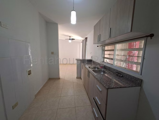 Casa En Alquiler En Arboledas La Chorrera ABS