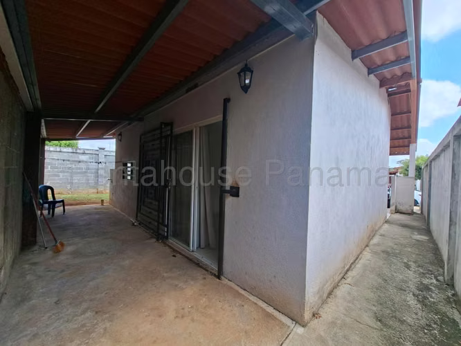 Casa En Alquiler En Arboledas La Chorrera ABS