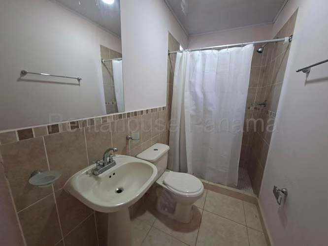 Casa En Alquiler En Arboledas La Chorrera ABS