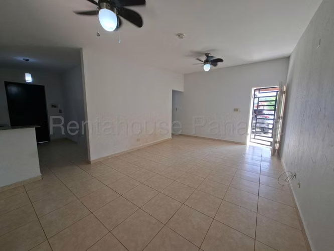 Casa En Alquiler En Arboledas La Chorrera ABS