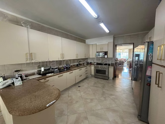 Venta de lujoso apartamento de 334m² en Paitilla 26JSS6591