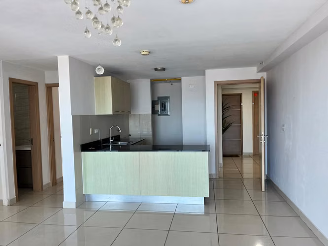 Banco vende apartamento en PH TORRES DE CASTILLA, Carrasquilla (d)