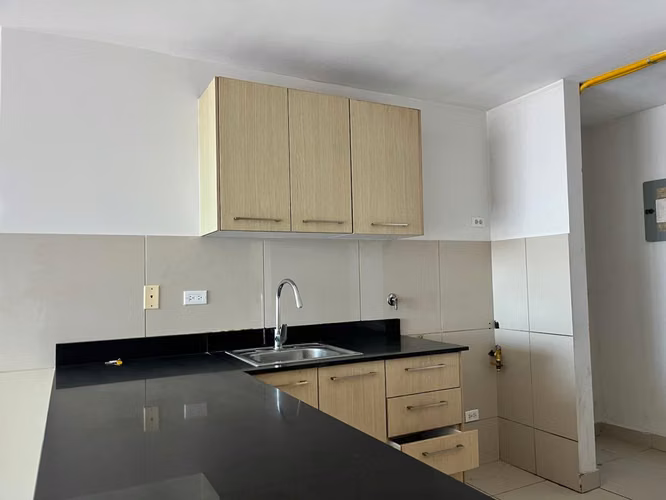 Banco vende apartamento en PH TORRES DE CASTILLA, Carrasquilla (d)