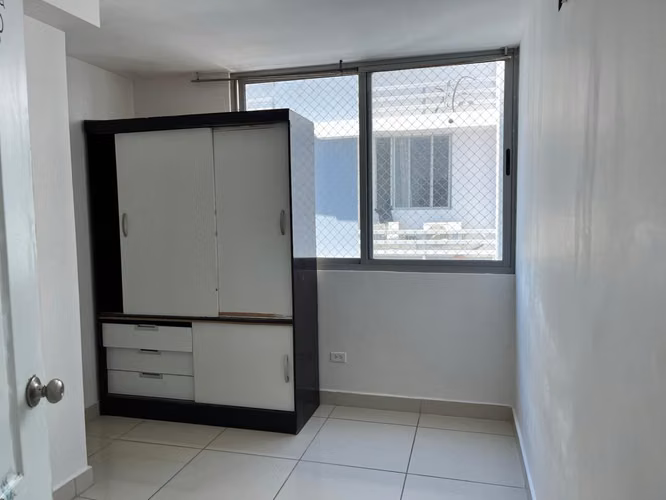 Banco vende apartamento en PH TORRES DE CASTILLA, Carrasquilla (d)