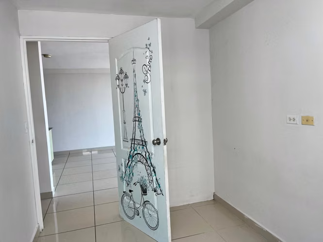 Banco vende apartamento en PH TORRES DE CASTILLA, Carrasquilla (d)
