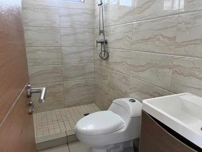 Banco vende apartamento en PH TORRES DE CASTILLA, Carrasquilla (d)