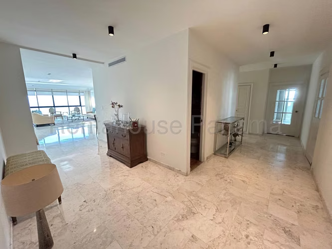 Alquiler de Apartamento en Avenida Balboa Ph Miramar Plaza CCO 26-5506