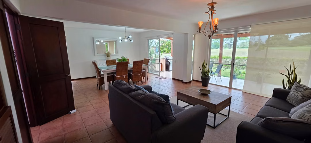 Townhouse en Esquina en Costa Blanca Villas Decameron, Farallón