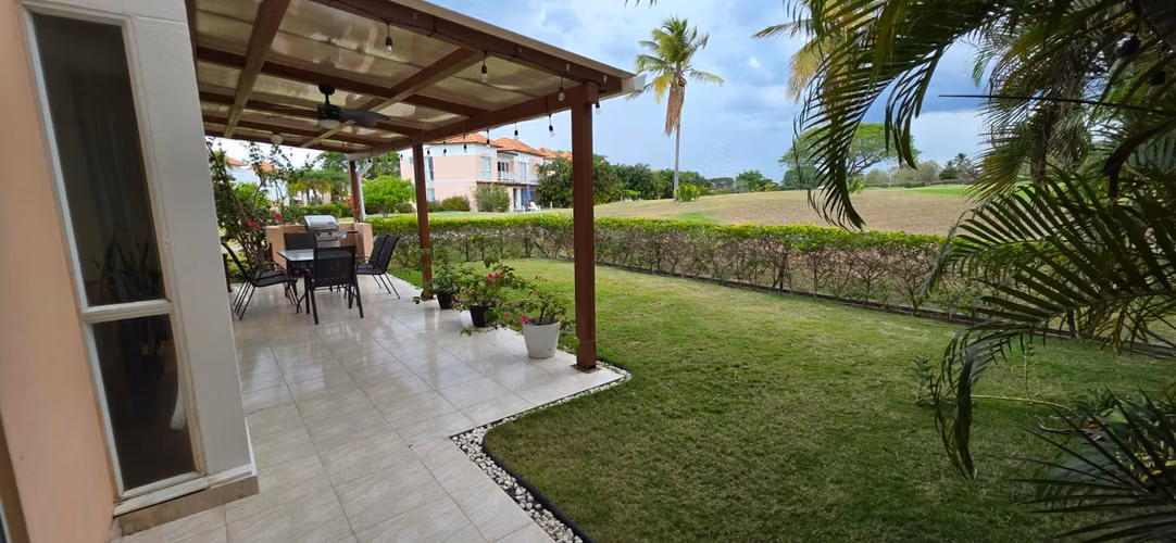 Townhouse en Esquina en Costa Blanca Villas Decameron, Farallón