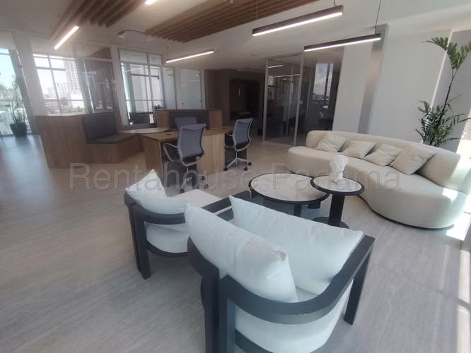Se Alquila Apartamento en Via España MDV26-7566