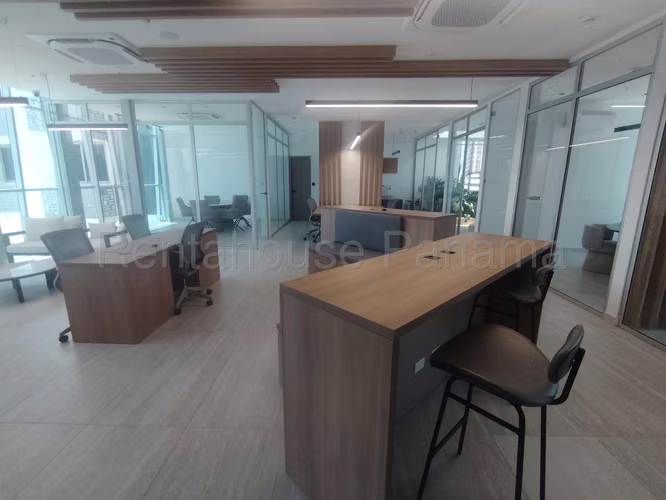 Se Alquila Apartamento en Via España MDV26-7566