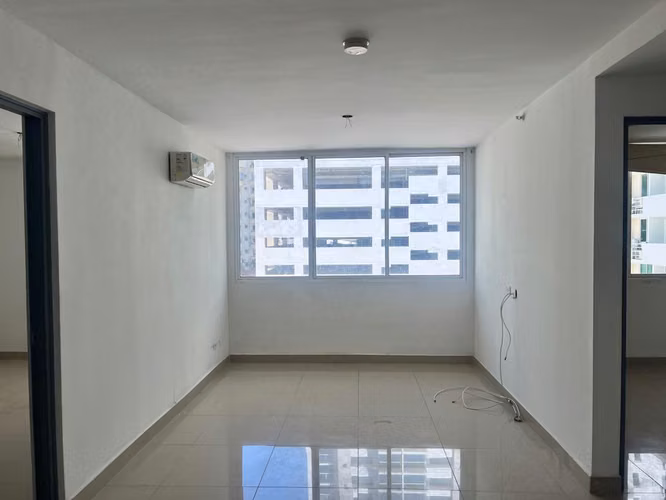 Banco vende apartamento en PH GREEN PARK, Condado del Rey (d)