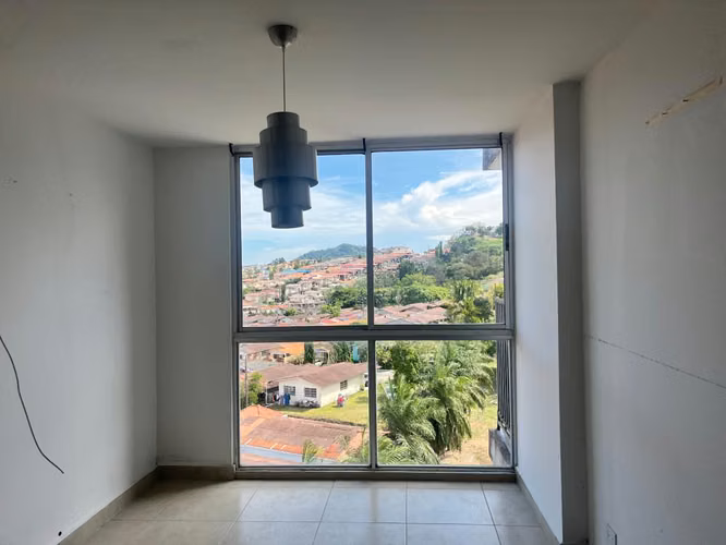 Banco vende apartamento en PH VISTA DEL ROCÍO, Las Cumbres (d)