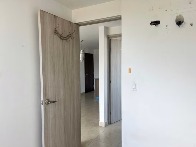 Banco vende apartamento en PH VISTA DEL ROCÍO, Las Cumbres (d)
