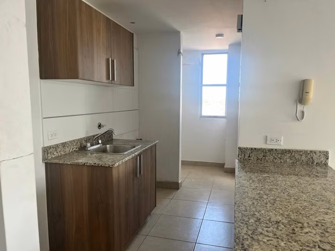 Banco vende apartamento en PH VISTA DEL ROCÍO, Las Cumbres (d)