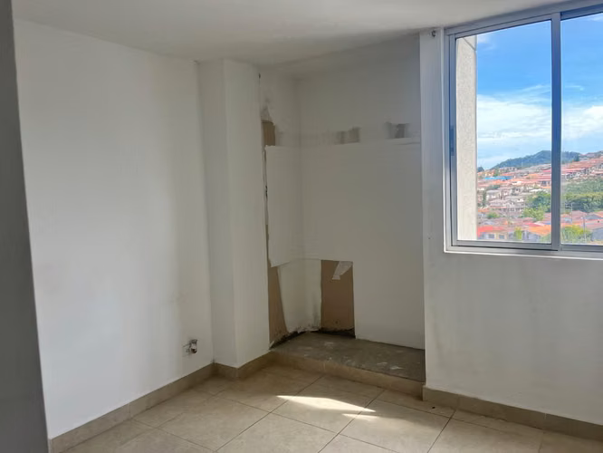 Banco vende apartamento en PH VISTA DEL ROCÍO, Las Cumbres (d)