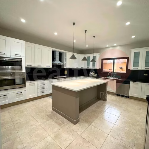 CASA EN VENTA EN COSTA DEL ESTE – UNIFAMILIAR – PISCINA PRIVADA – LÍNEA BLANCA INCLUIDA