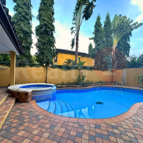 CASA EN VENTA EN COSTA DEL ESTE – UNIFAMILIAR – PISCINA PRIVADA – LÍNEA BLANCA INCLUIDA