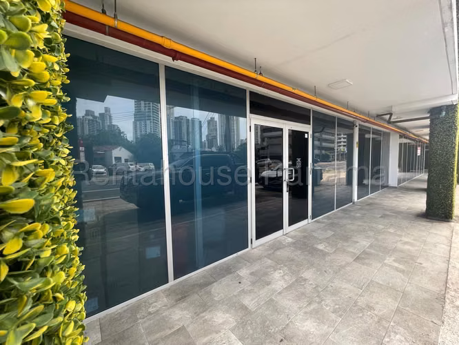 Local Comercial En Alquiler En Vía España ABS
