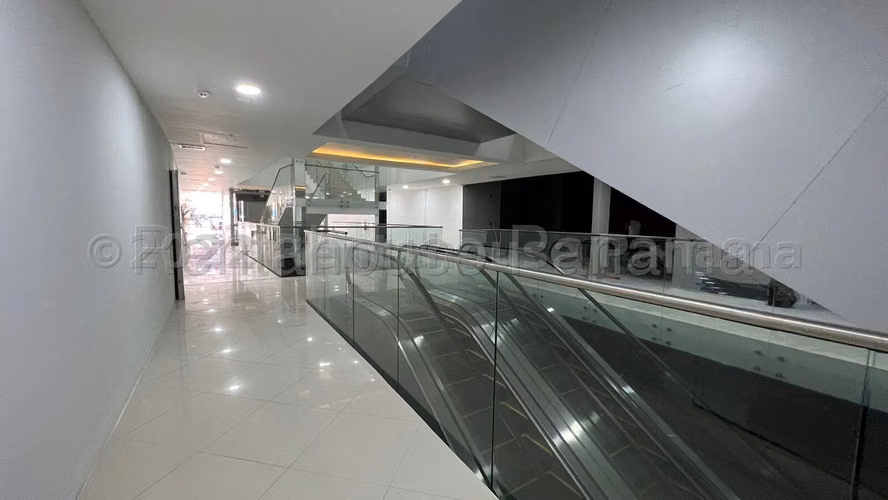 Local Comercial En Alquiler En Vía España ABS