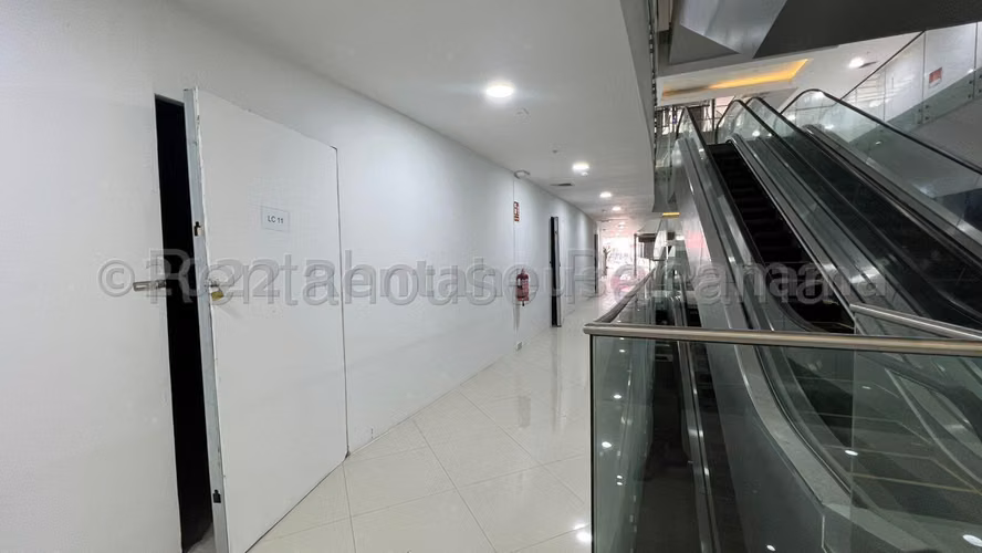 Local Comercial En Alquiler En Vía España ABS