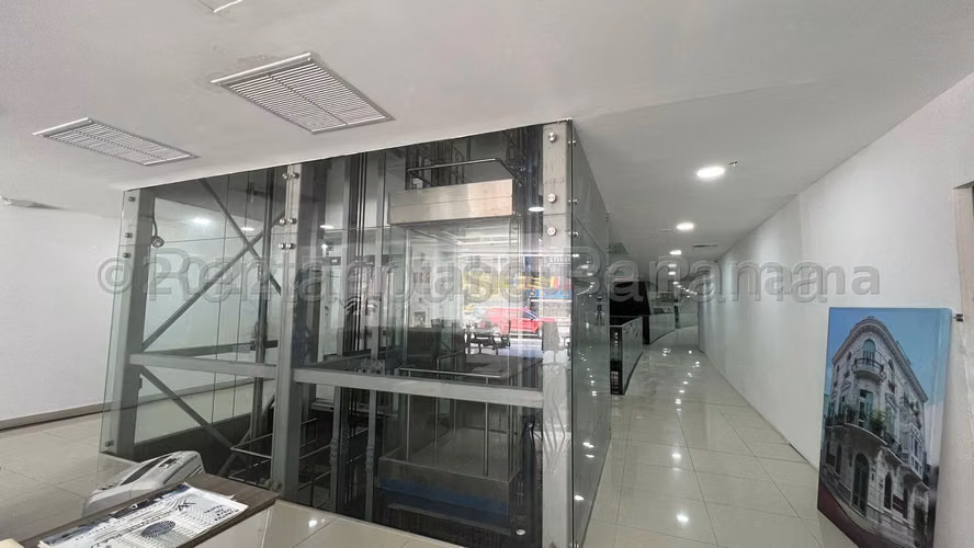Local Comercial En Alquiler En Vía España ABS