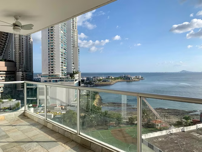 Venta de apartamento en Punta Pacifica AK