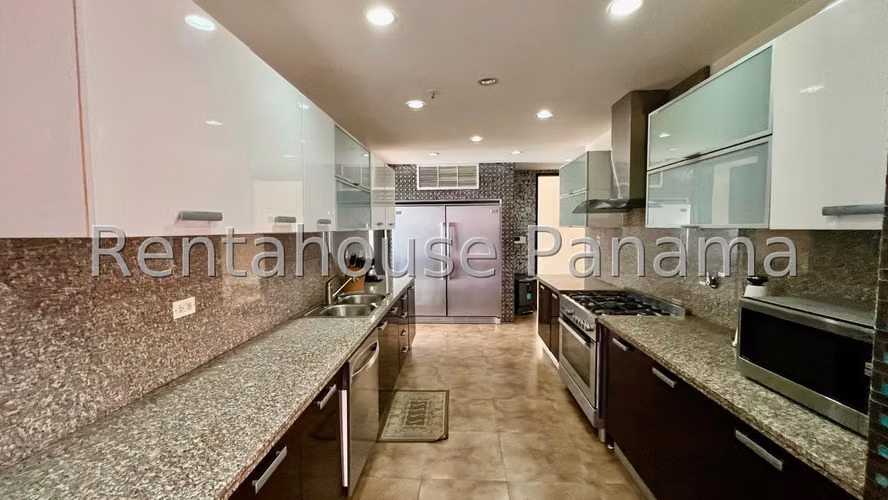 Venta de apartamento en Punta Pacifica AK