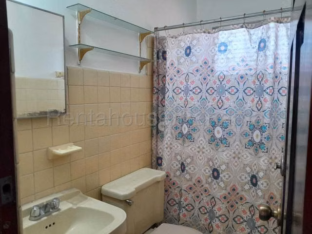 Alquiler de Casa en Altos de Betania