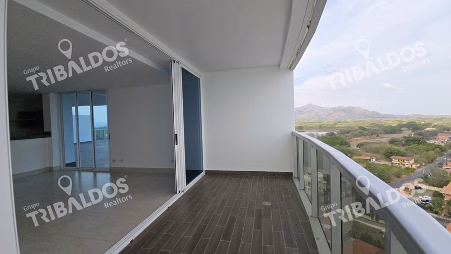 Sale of Apartment in Ocean Waves Nueva Gorgona