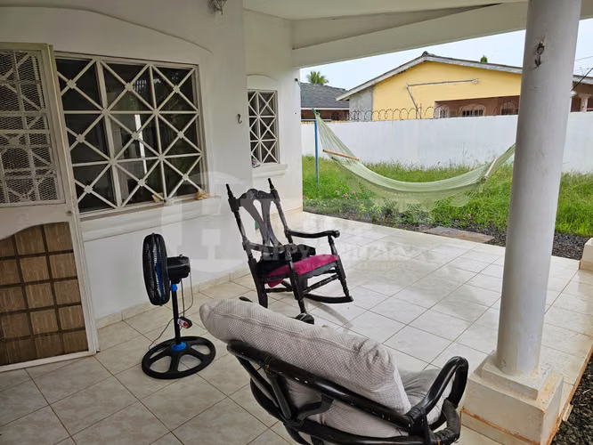 Se alquila casa amoblada en Brisas de los Guayacanes, Chitré