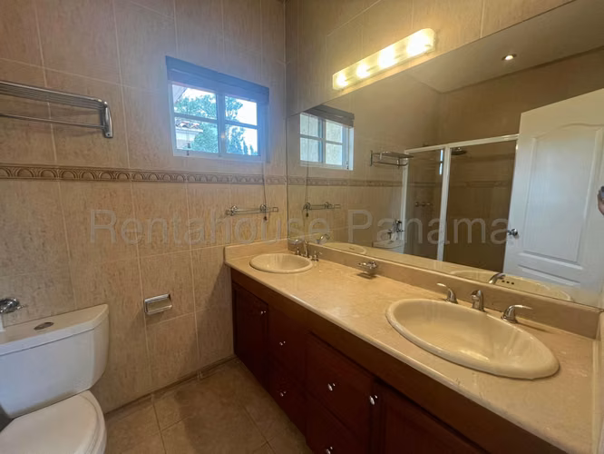 Venta de casa en Costa del Este AK
