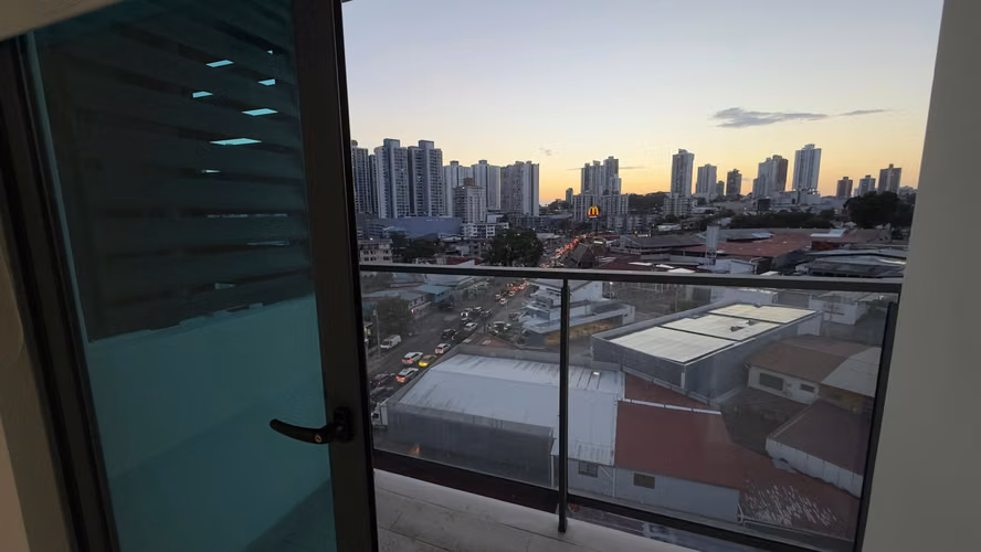 Apartamento como nuevo en PH Época cerca de Parque Omar