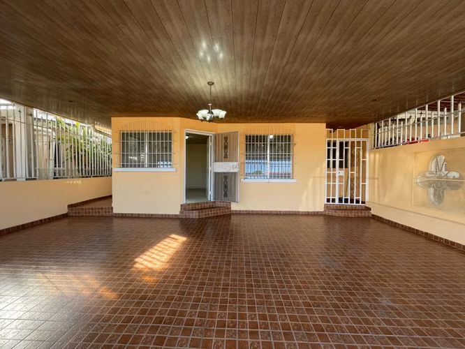 VENTA CASA PRADERAS DE SAN ANTONIO