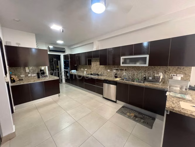 Se Alquila Apartamento en Clayton VLU26-7262