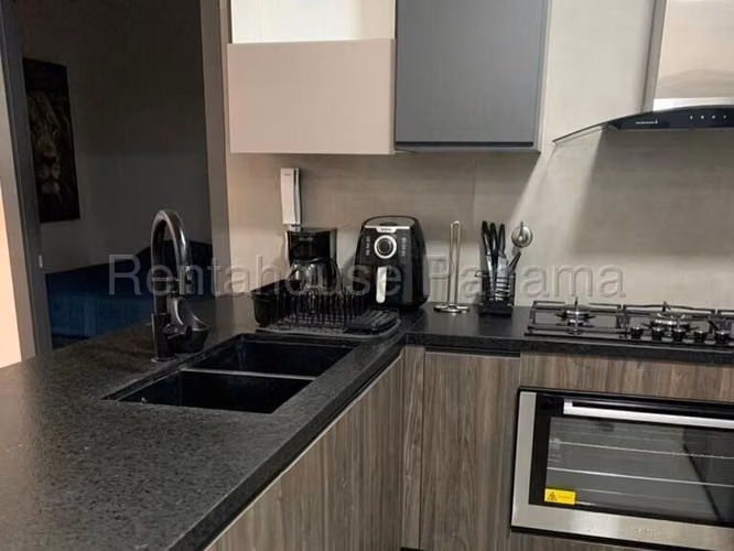 Se Alquila Apartamento en Coco del Mar VLU26-7574