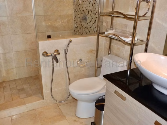Se Vende Apartamento en Punta Pacifica LA26-7580