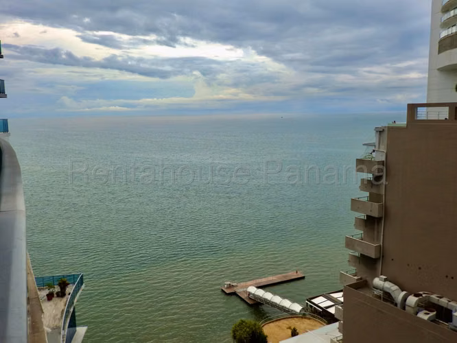 Se Vende Apartamento en Punta Pacifica LA26-7580
