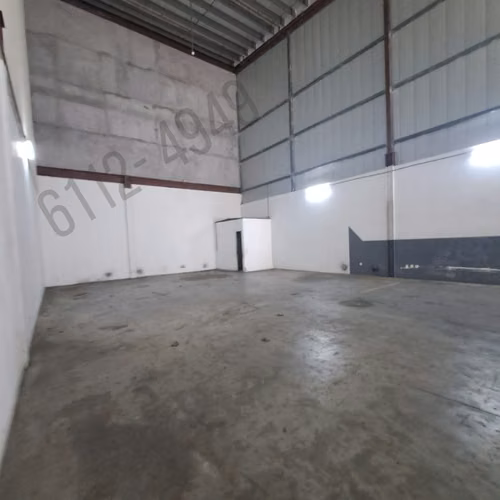 GALERA EN VENTA DOBLE ALTURA– VÍA TOCUMEN | Luz Trifásica
