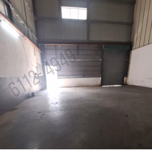 GALERA EN VENTA DOBLE ALTURA– VÍA TOCUMEN | Luz Trifásica