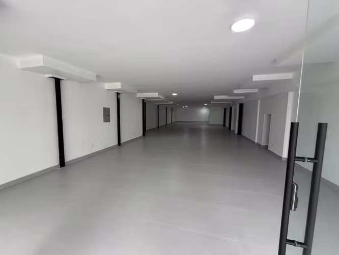 Local comercial en Marbella, 200m2, planta baja - Imagen 11
