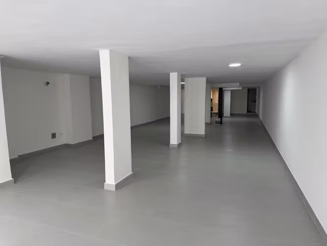 Local comercial en Marbella, 175m2, planta baja
