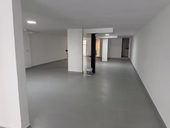 Local comercial en Marbella, 175m2, planta baja