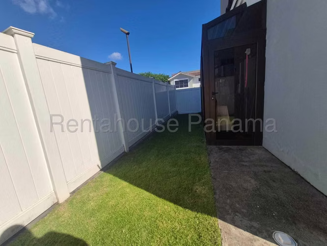 Casa En Venta En Brisas Del Golf SYH