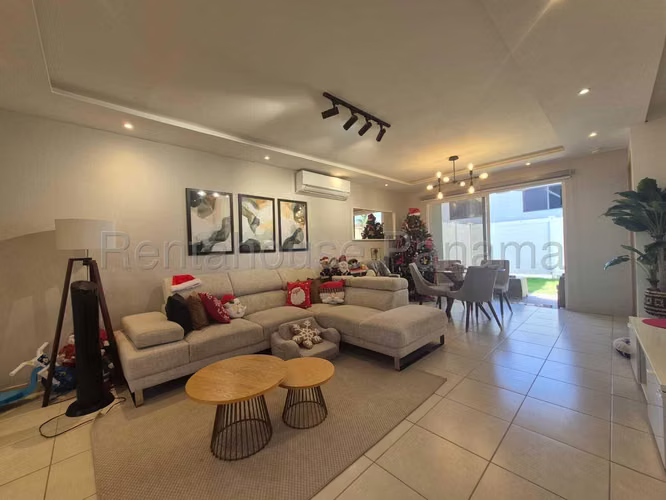 Casa En Venta En Brisas Del Golf SYH
