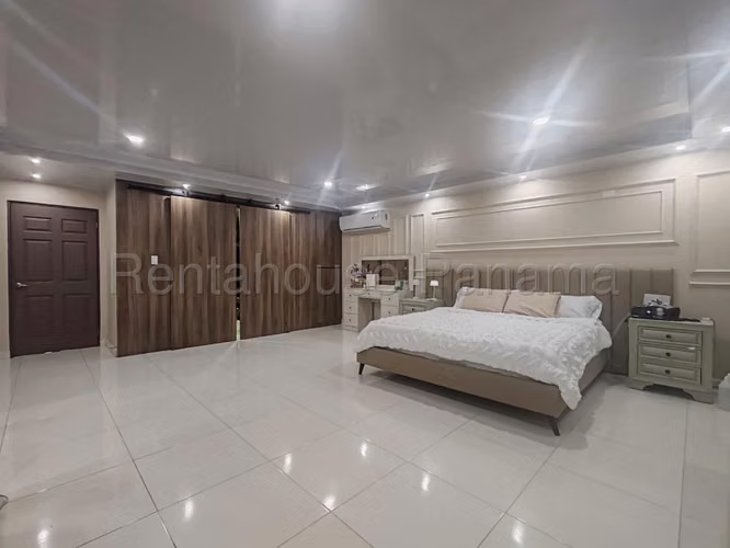 Casa En Venta En Río Abajo SYH