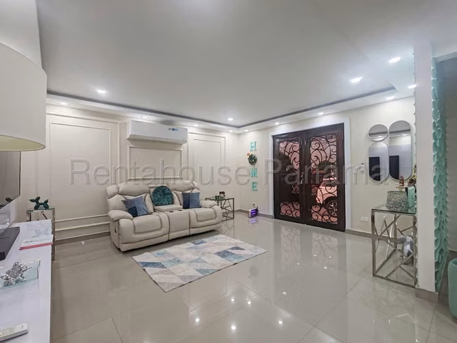 Casa En Venta En Río Abajo SYH