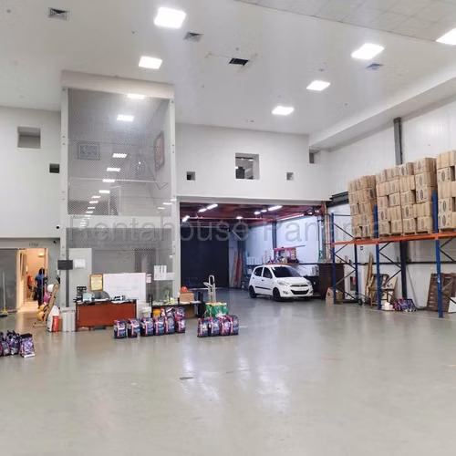 26-1384RGG Galera en VENTA Las Acacias 1400m2 Distribución Logística. Precio.